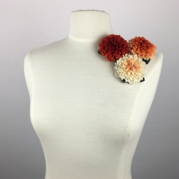 #002 Recycled Cashmere Handmade Flower Pin Brooch - Picture 2 of 6